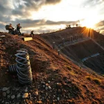 Фото по теме: Особенности монтажа свайно винтового фундамента на склонах